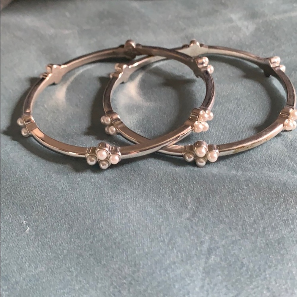 Silver and accent pearl bracelet set